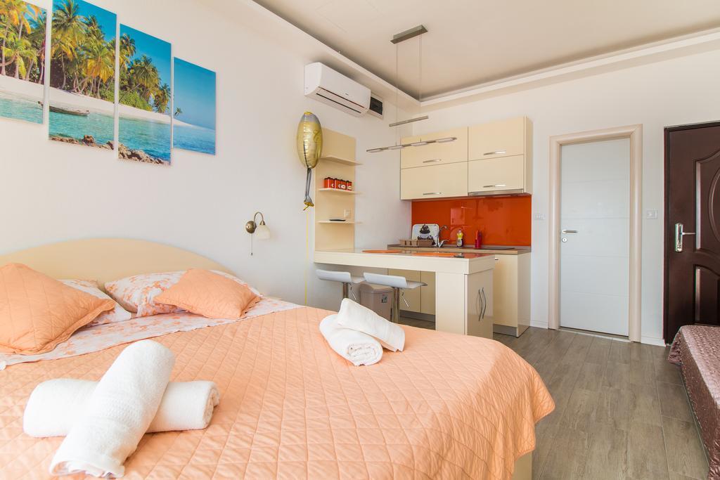 Apartments Rakuljic Podstrana Exterior photo
